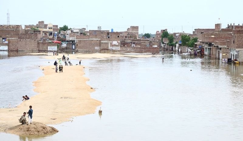 Pakistan'da şiddetli yağış: 10 ölü
