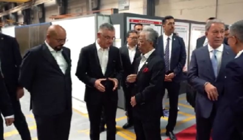 Malezya Kralı Abdullah Şah ve Hulusi Akar'ın savunma şirketi ziyaret etti