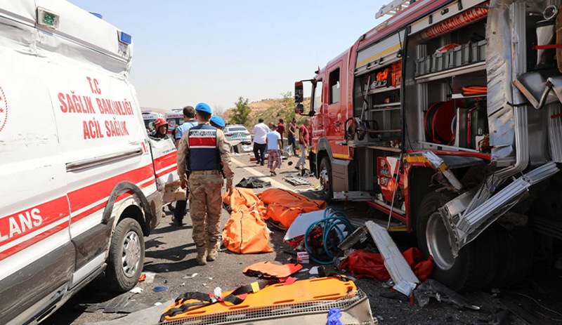 Antep'te  zincirleme kaza: 16 kişi öldü, 21 kişi yaralandı