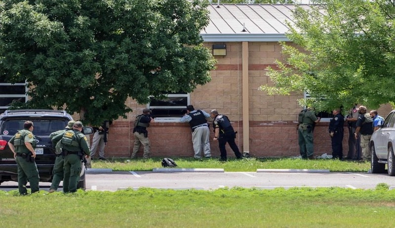 Teksas'ta 21 kişinin öldüğü okul katliamı: Geç müdahaleyle eleştirilen polis şefi görevden alındı