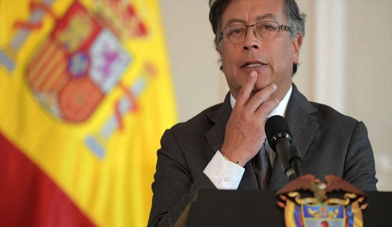 Kolombiya hükümeti: Sivilleri korumak için silahlı gruplara yönelik hava saldırılarını askıya alacağız