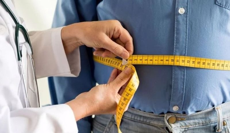 İç hastalıkları uzmanından obezite salgını uyarısı: Fazla kalori ömrünüzü kısaltıyor