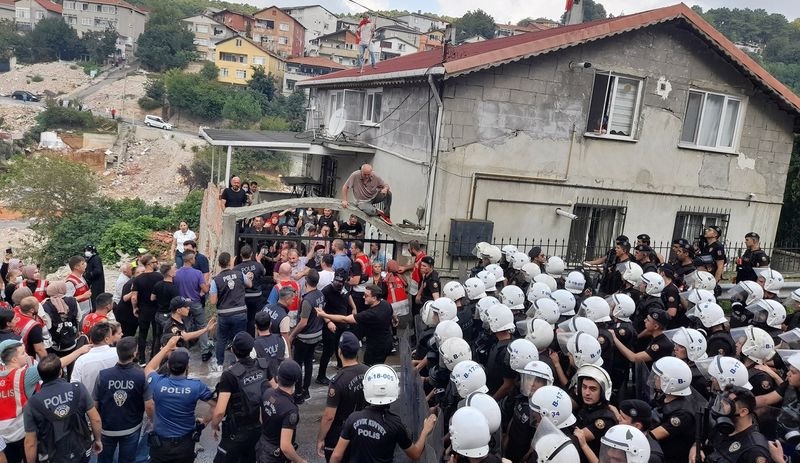 Tokatköylüler AKP'li belediyenin yıkımını anlattı: 45 yıldır oturduğum evimi gözümün önünde yıktılar