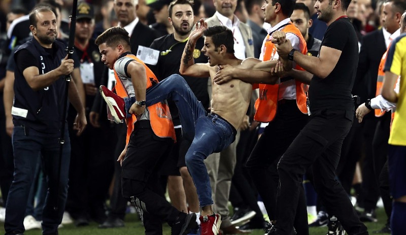 Beşiktaşlı futbolculara saldıran Ankaragücü taraftarı için hapis istemi