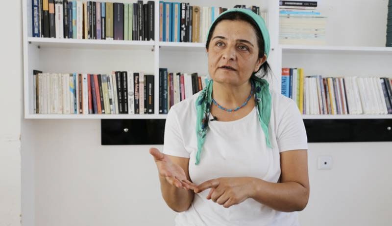 Kadın hakları aktivisti Aras'ın davası ertelendi