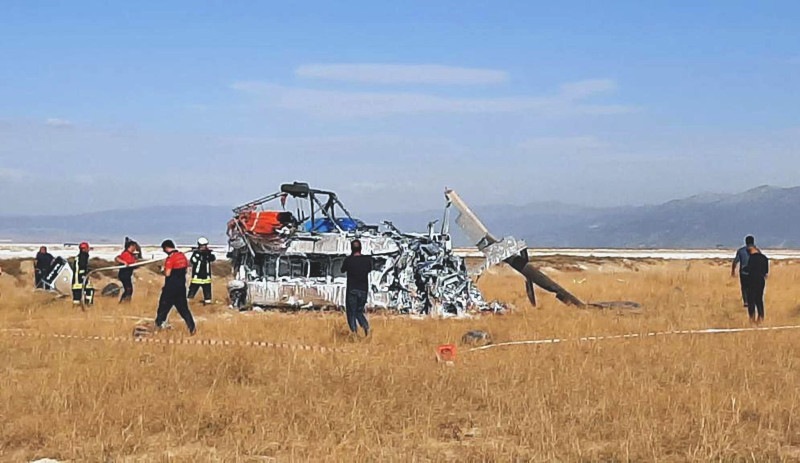 Marmaris'teki yangına müdahale eden helikopter düştü: 2 ölü, 5 yaralı