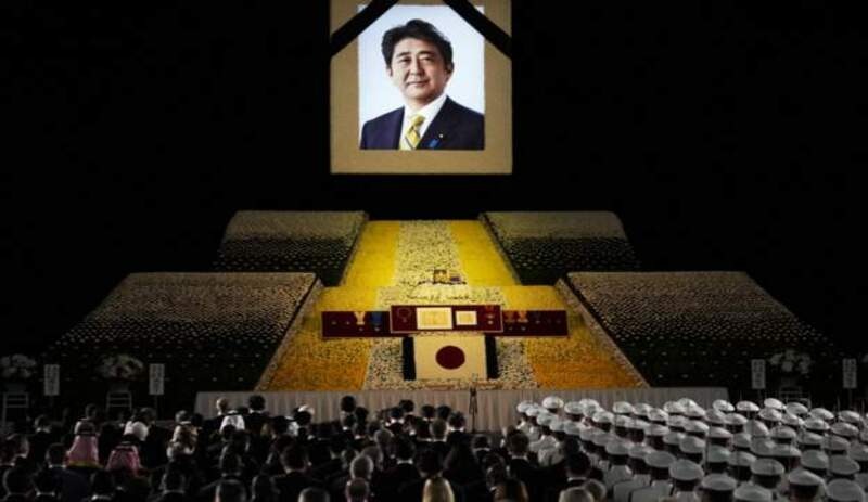 Japonya'da eski başbakan Abe'nin resmi cenaze töreni protestolar eşliğinde yapıldı
