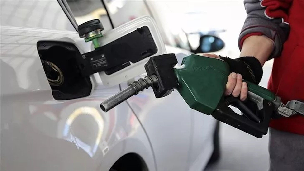 Benzinin litresine en az 5 TL zam geliyor: Zam miktarı da zamlandı