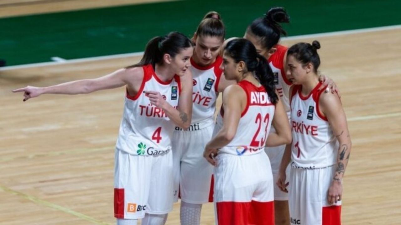 Türkiye, kadınlar basketbolunda dört sıra geriye düştü