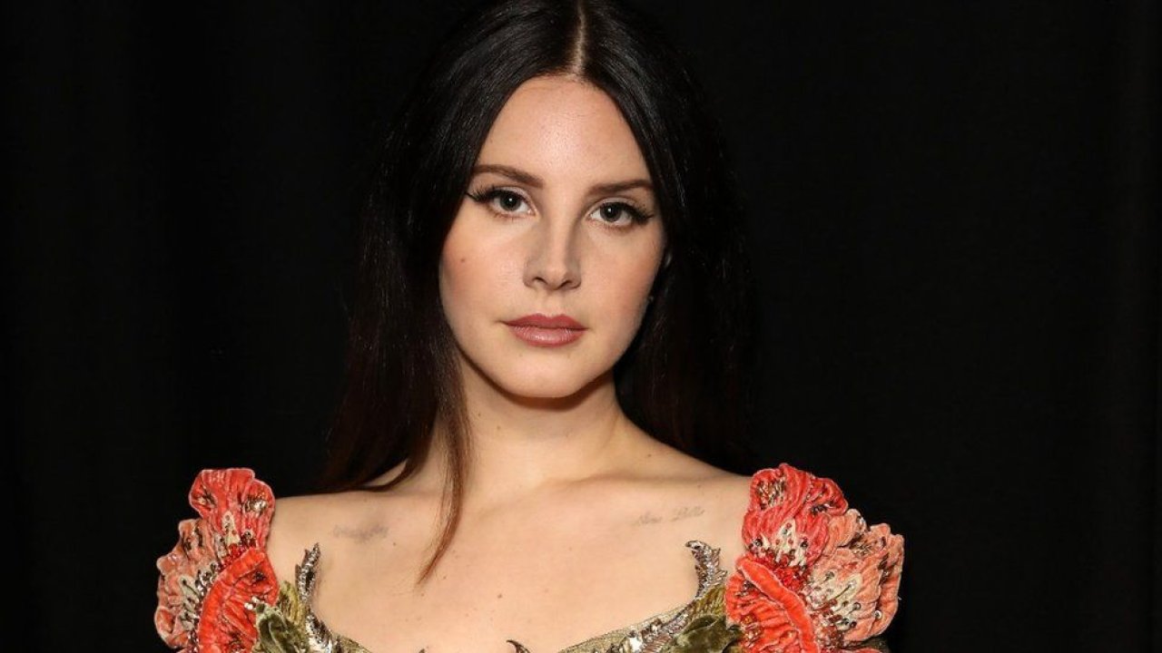 Lana Del Rey'in yayınlanmamış albümü ve kitabı çalındı