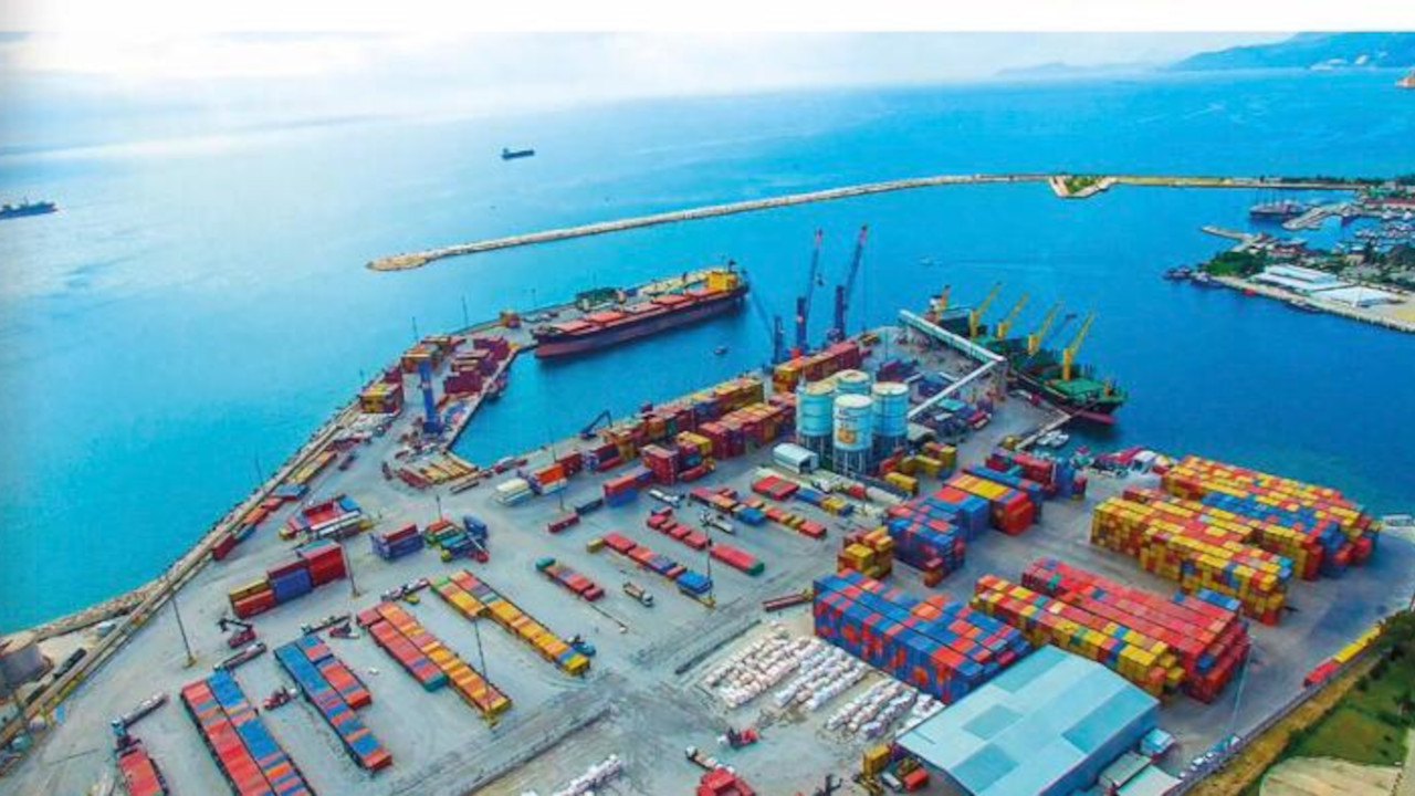 Özelleştirilen limanların işletme hakkını ihalesiz 49 yıla uzatmak isteyen AKP'den geri adım