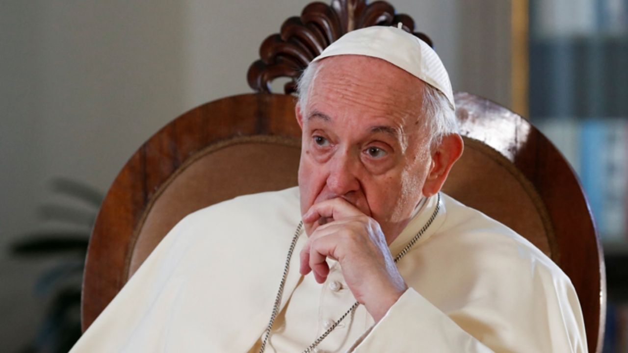 Papa Francis, homofobik sözleri için özür diledi