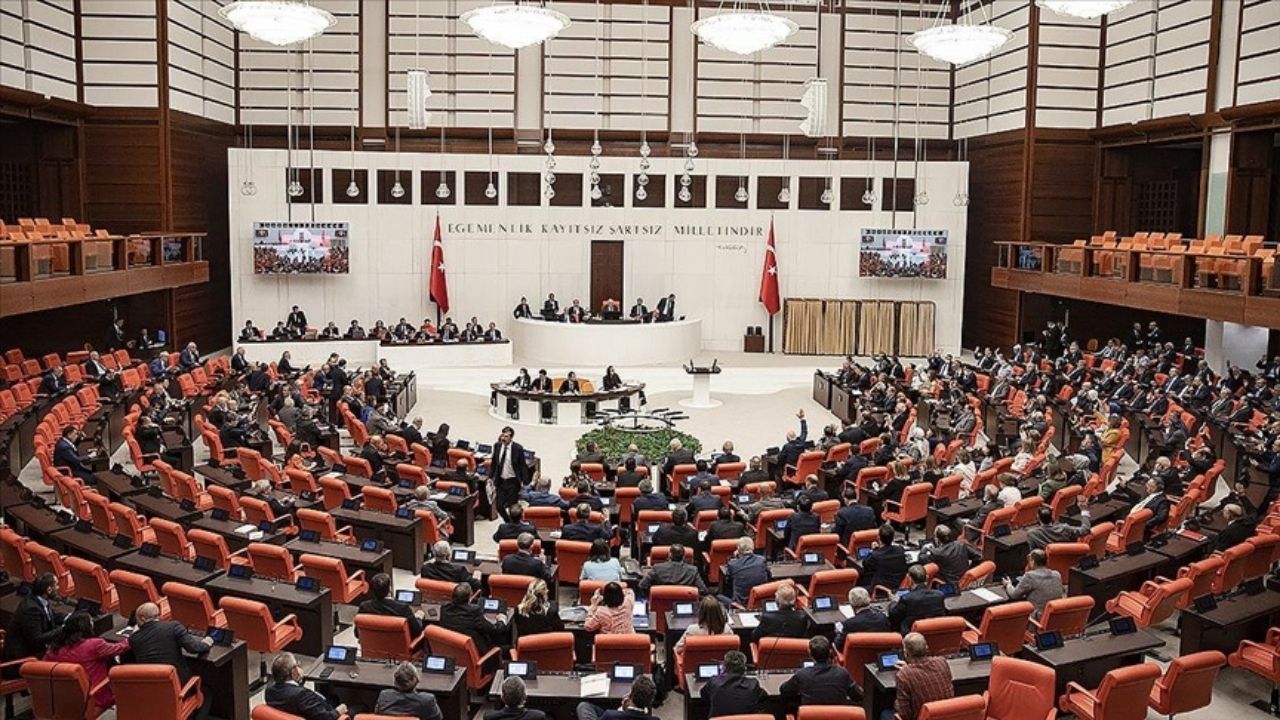 Öğretmenlere ilişkin önergeler AKP-MHP oylarıyla reddedildi