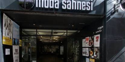 Moda Sahnesi'nden Bakan Ersoy'a tepki: Neden bir tiyatroyu hedef gösterdiniz?