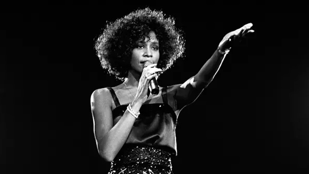 Tüm zamanların en çok ödül alan kadın müzisyeni Whitney Houston’ın hayatı bu hafta vizyona girecek