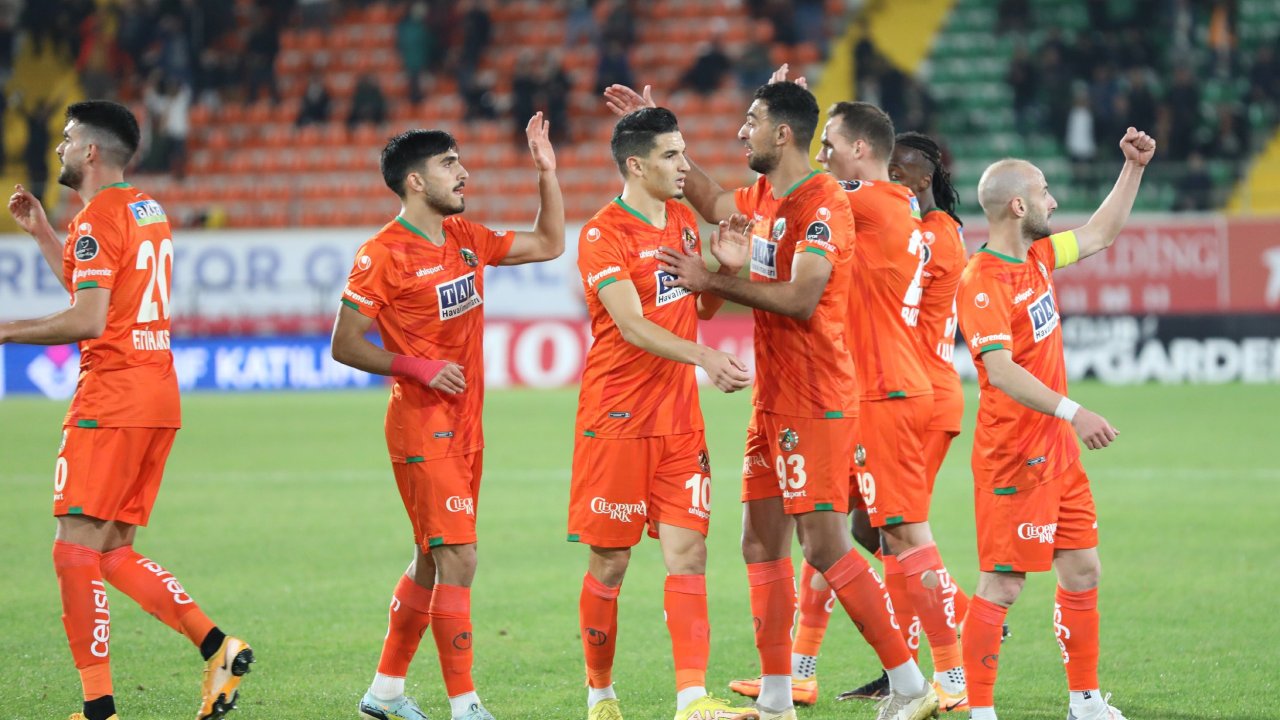 Alanyaspor Trabzonspor'u 5-0 yendi