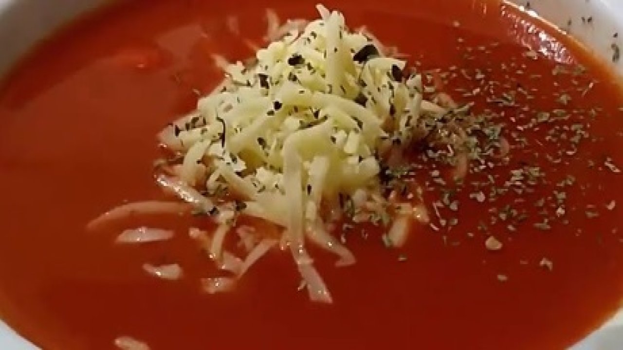 Lokanta ustaları domates çorbasını böyle pişiriyormuş! Çok lezzetli oluyor