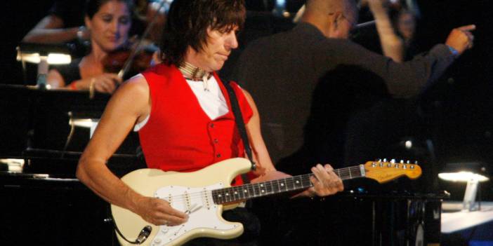 'Gitarın tanrısı' Jeff Beck, ani hastalık nedeniyle öldü