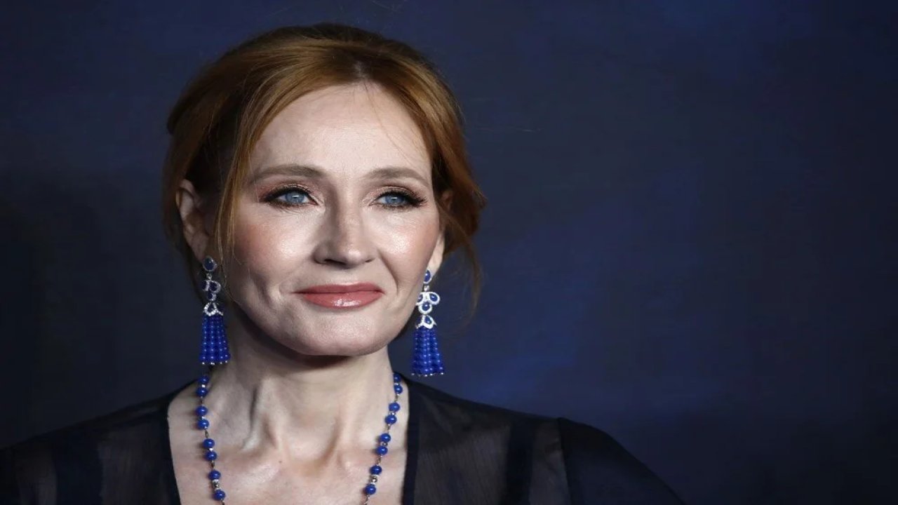 JK Rowling, yaşadığı şiddeti anlattı: Harry Potter'ın el yazmalarına el koymuştu