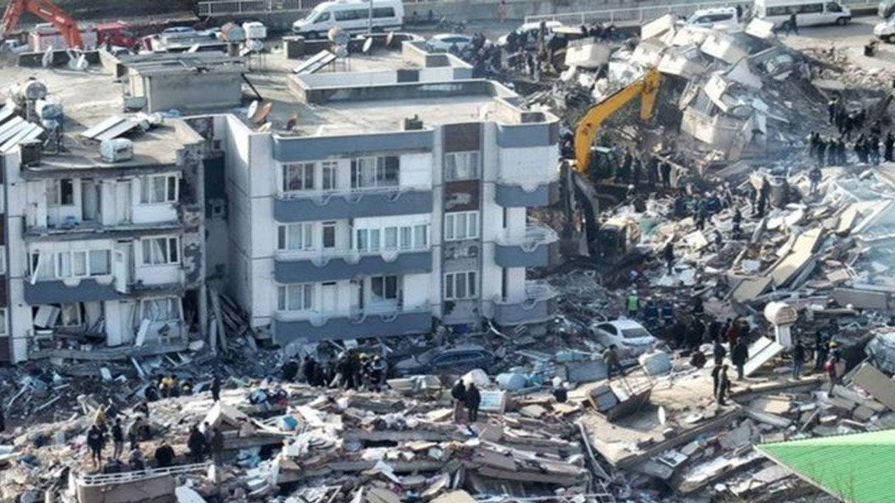 Antep'te evi hasarlı depremzede tekstil işçisi, işten atıldı