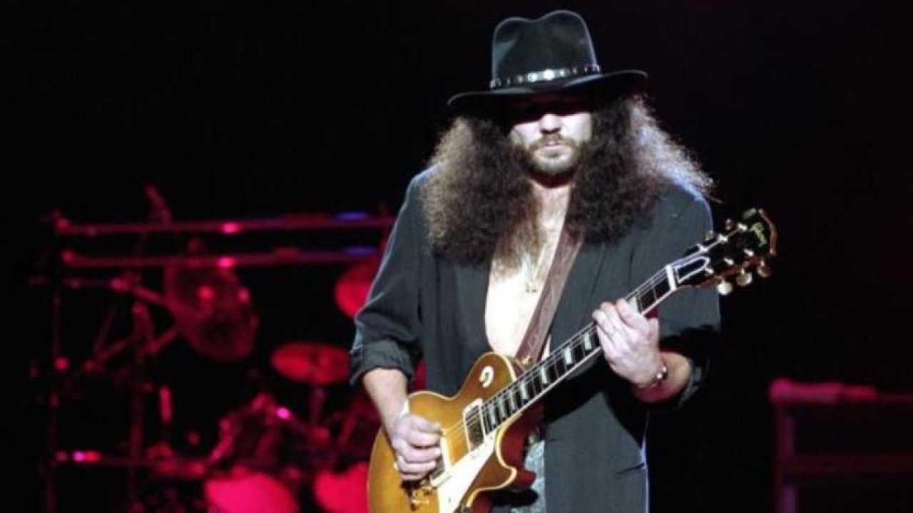 Lynyrd Skynyrd'in hayatta kalan son kurucu üyesi Gary Rossington öldü