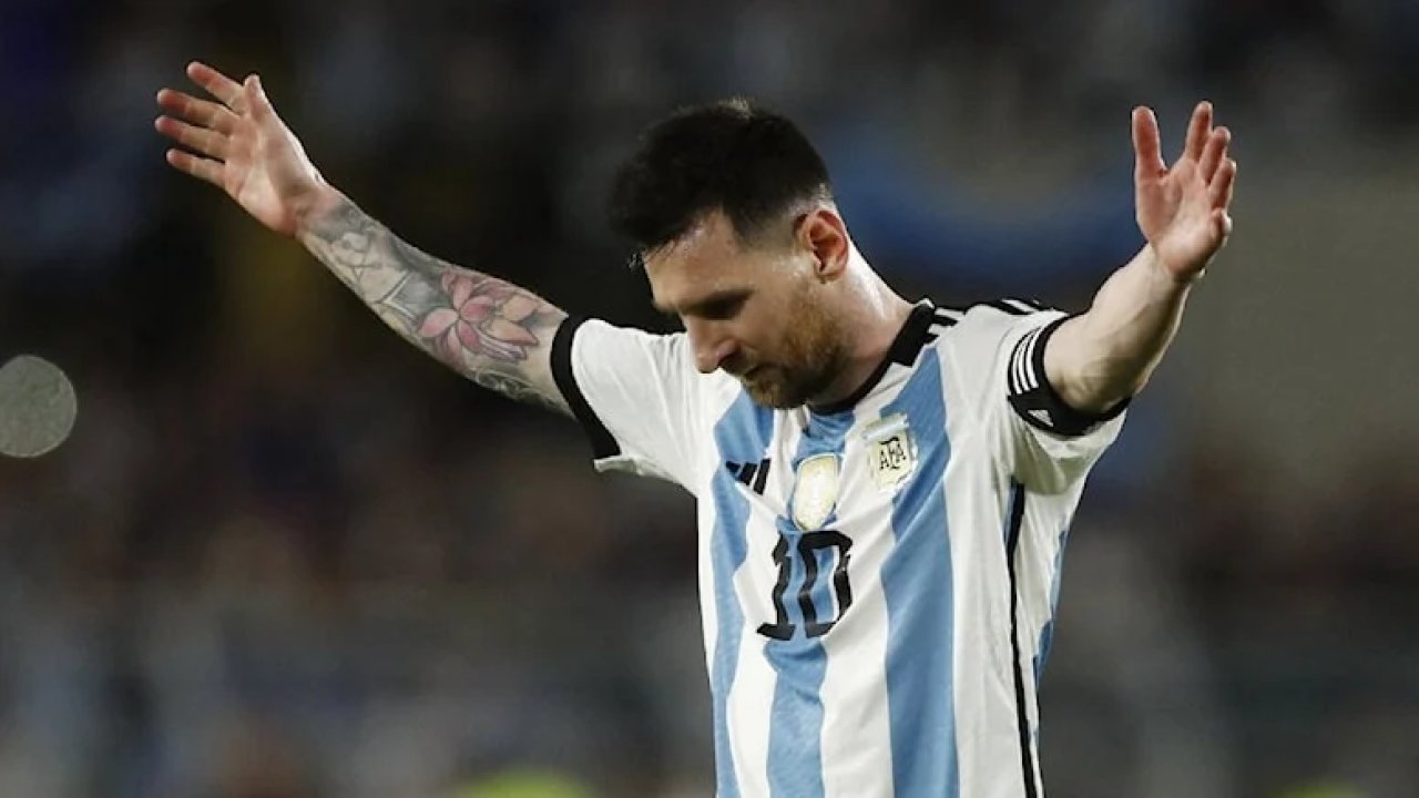 Lionel Messi kariyerindeki 800'üncü gole ulaştı