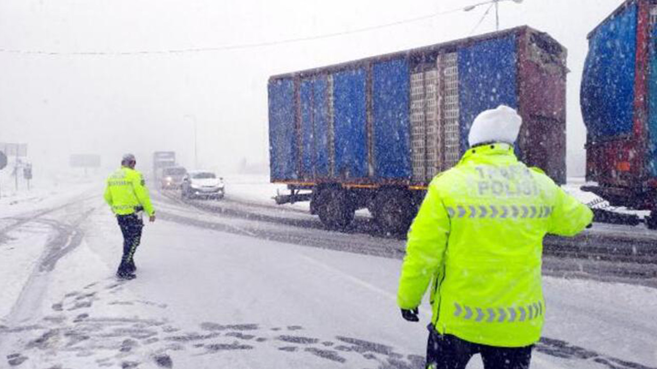 Bolu Dağı geçişi İstanbul istikameti trafiğe kapandı