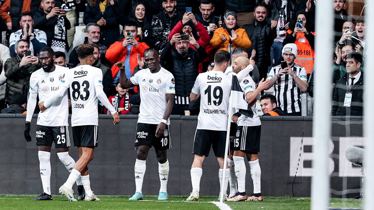 Beşiktaş, 3 puanı 3 golle aldı