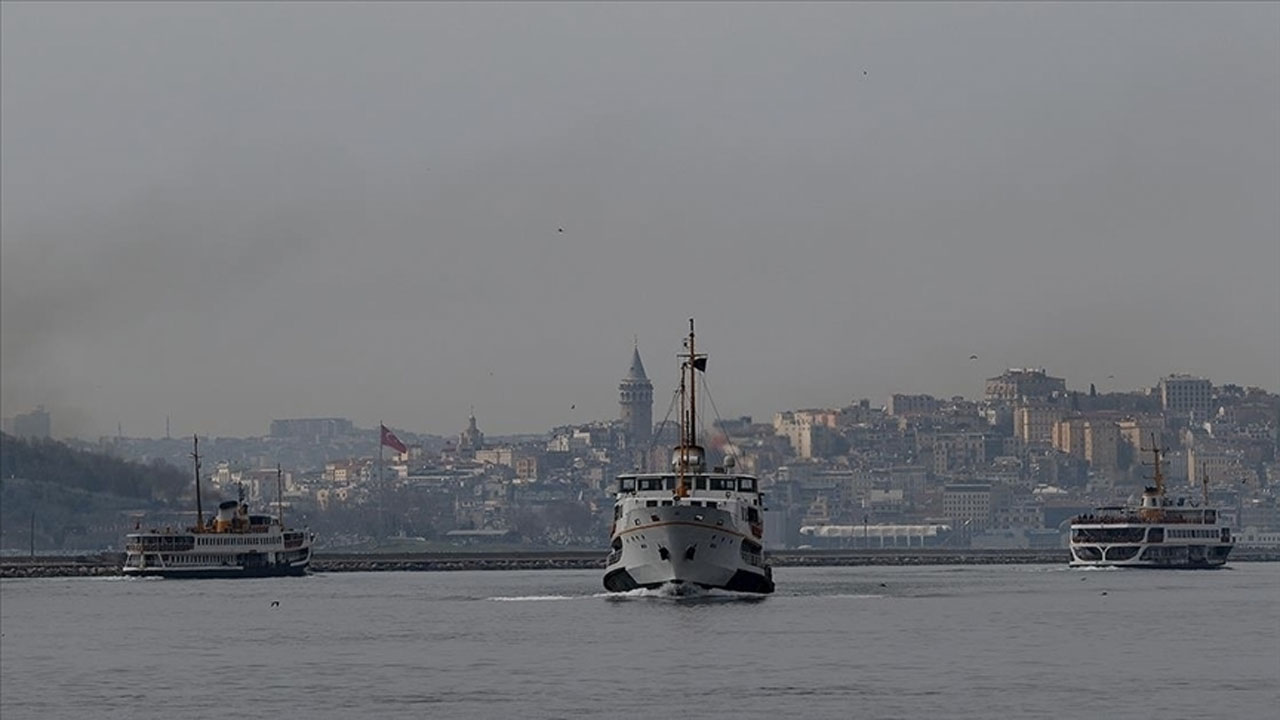 İstanbul'da vapur seferlerine hava muhalefeti engeli