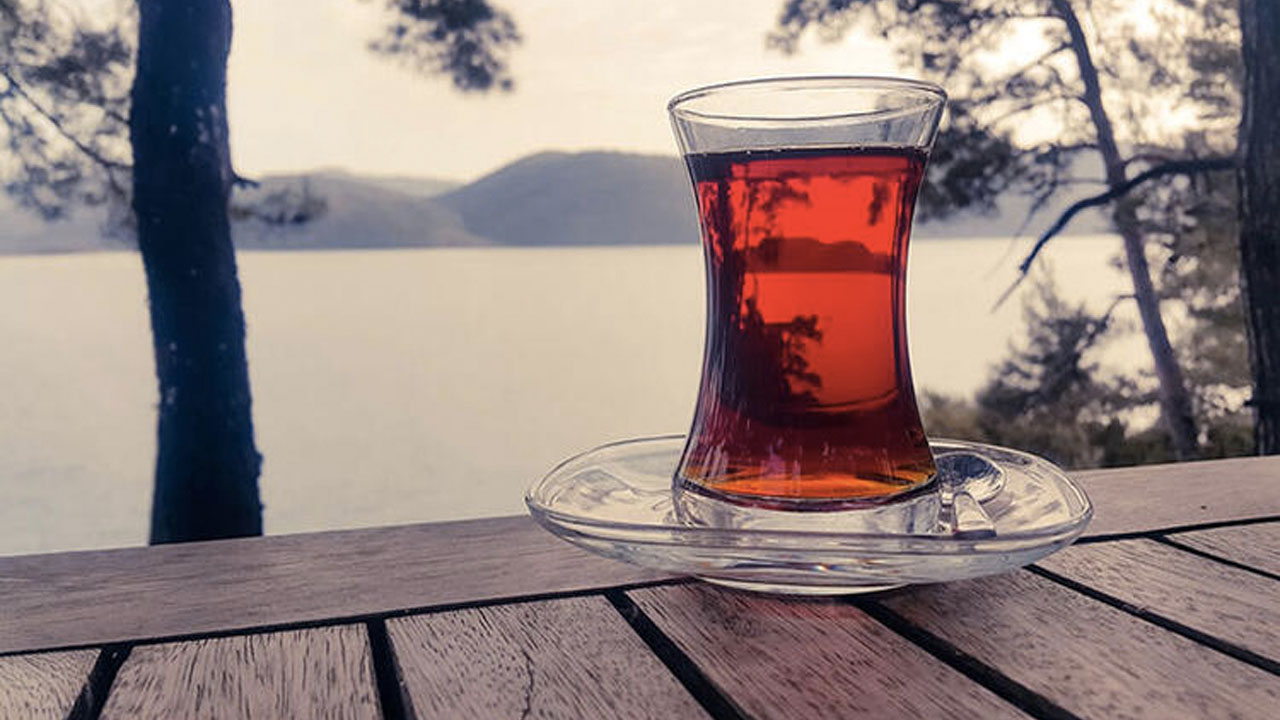 Prof. Dr. Köse: Aşırı sıcak çay, ağız bölgesi kanser riskini artırıyor