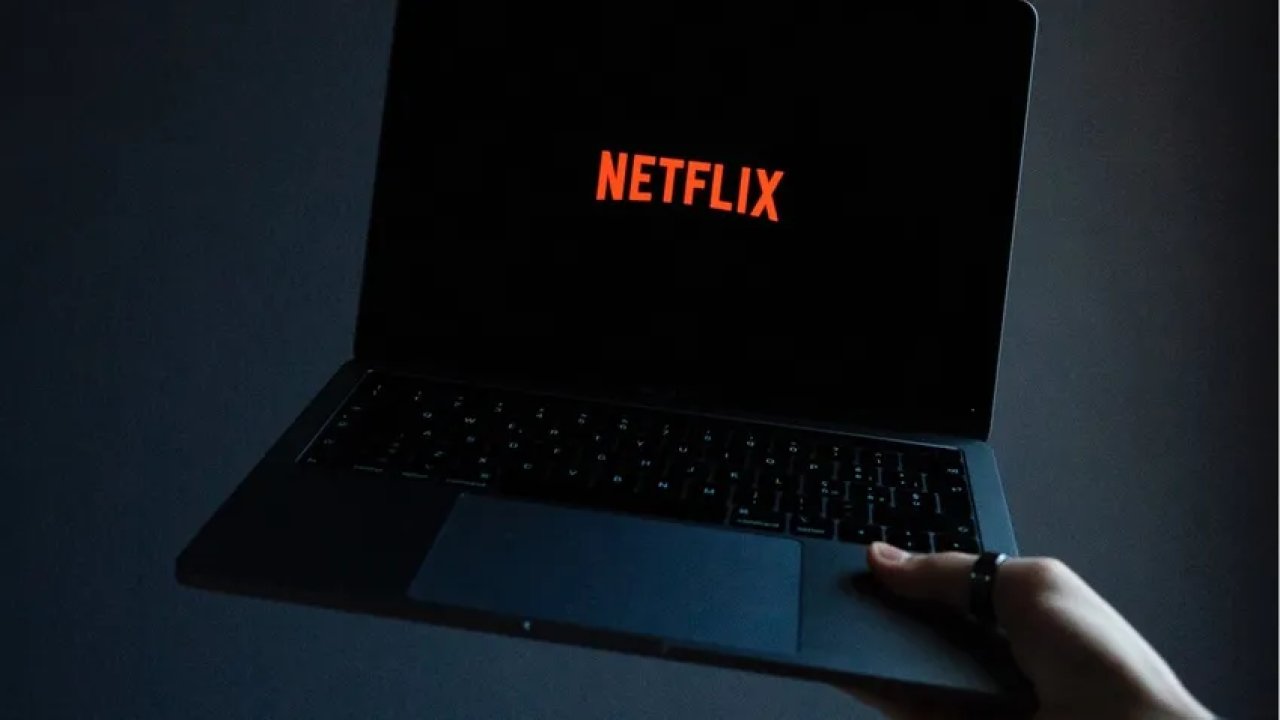 Netflix şifre paylaşımını ücretlendirdi