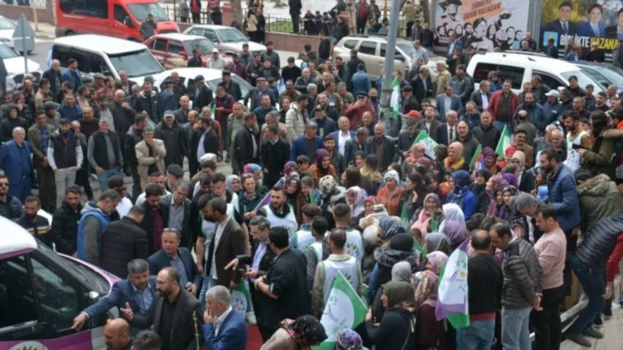 İzmir'de 12 müzisyen gözaltına alındı