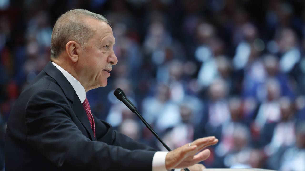 CHP'li Özgür Karabat'tan Avrupa'ya Erdoğan tepkisi: En başından beri destekliyordu