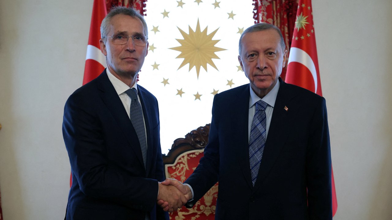 Stoltenberg Erdoğan'la görüşmeden sonra açıkladı: Türkiye, NATO üyeliği için İsveç'le yeniden masaya oturuyor