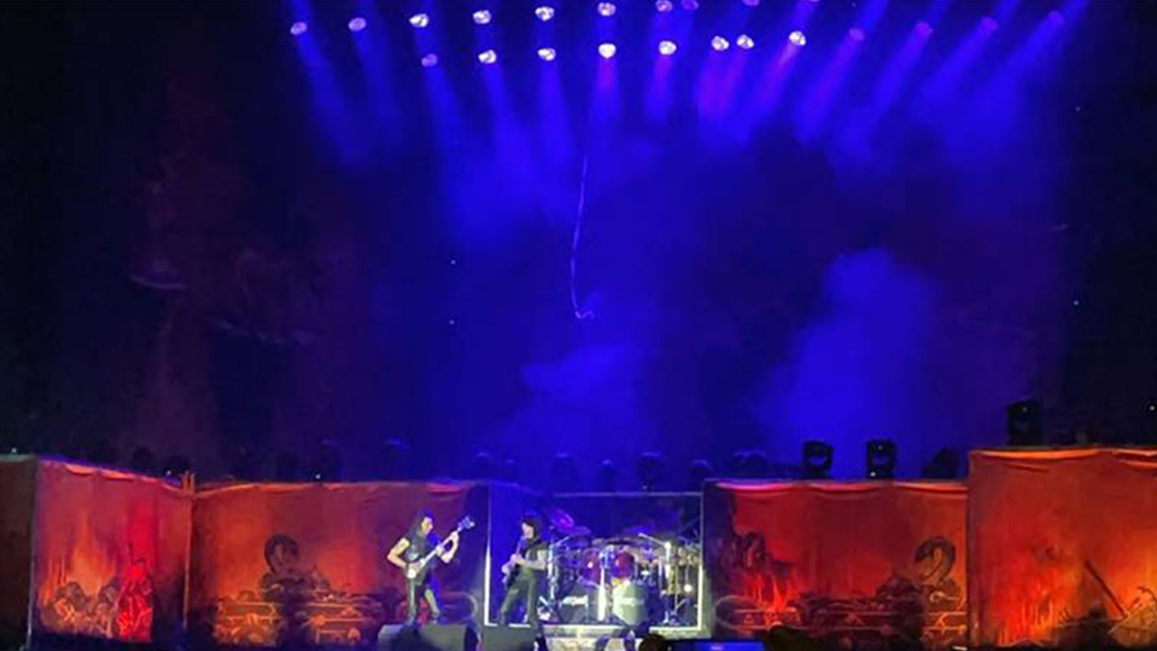 Heavy metal grubu Manowar, beşinci kez İstanbul'da sahne aldı