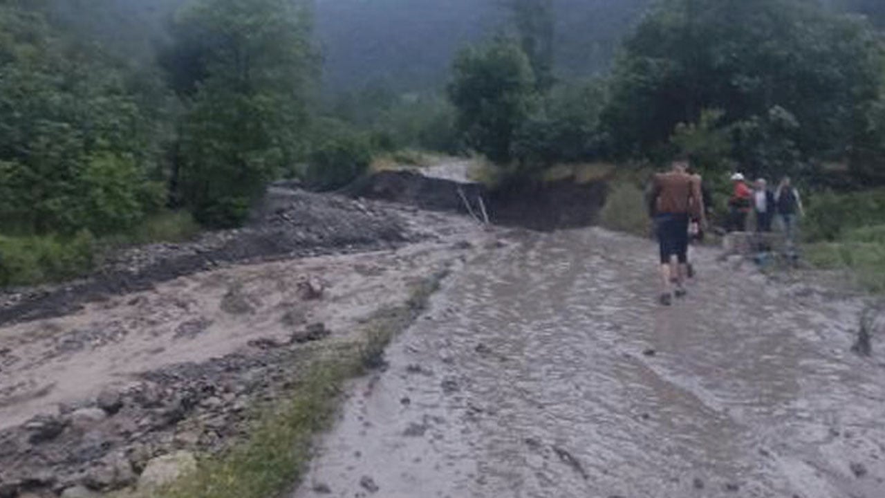 Amasya'da sel sularına kapılan iki kişiden biri ölü bulundu