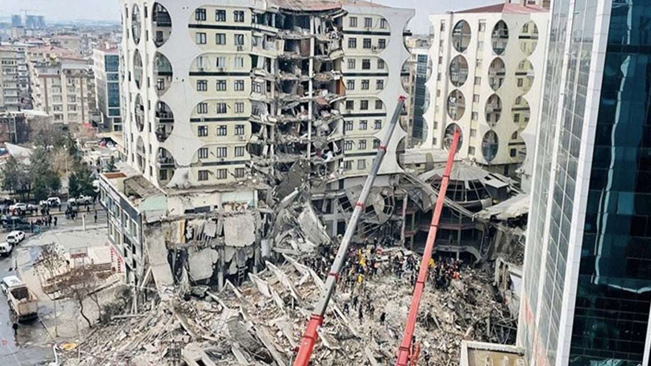 Galeria Sitesi’nin mülk sahipleri ‘bina yapılsın’ dedi, uzmanından ‘zemin’ uyarısı geldi