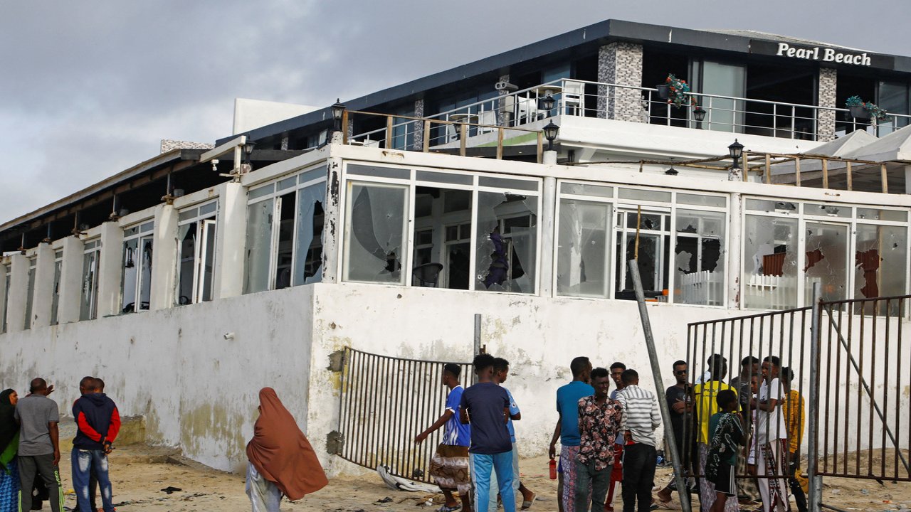 Eş-Şebab Somali'de restorana saldırdı: Dokuz kişi öldürüldü