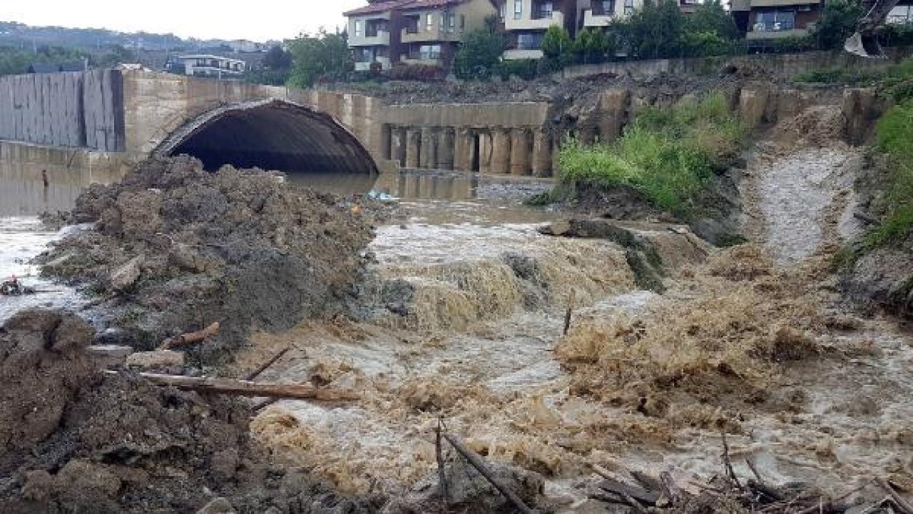 Sakarya'da sağanak: Dere taştı, yüksek hızlı tren tüneli su altında kaldı