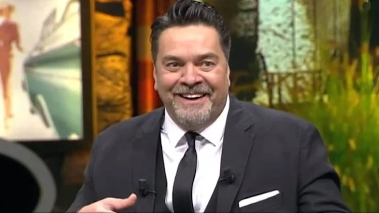 Beyazıt Öztürk TV8 ile anlaştı: Hem Beyaz Show'u hem Passaparola'yı sunacak