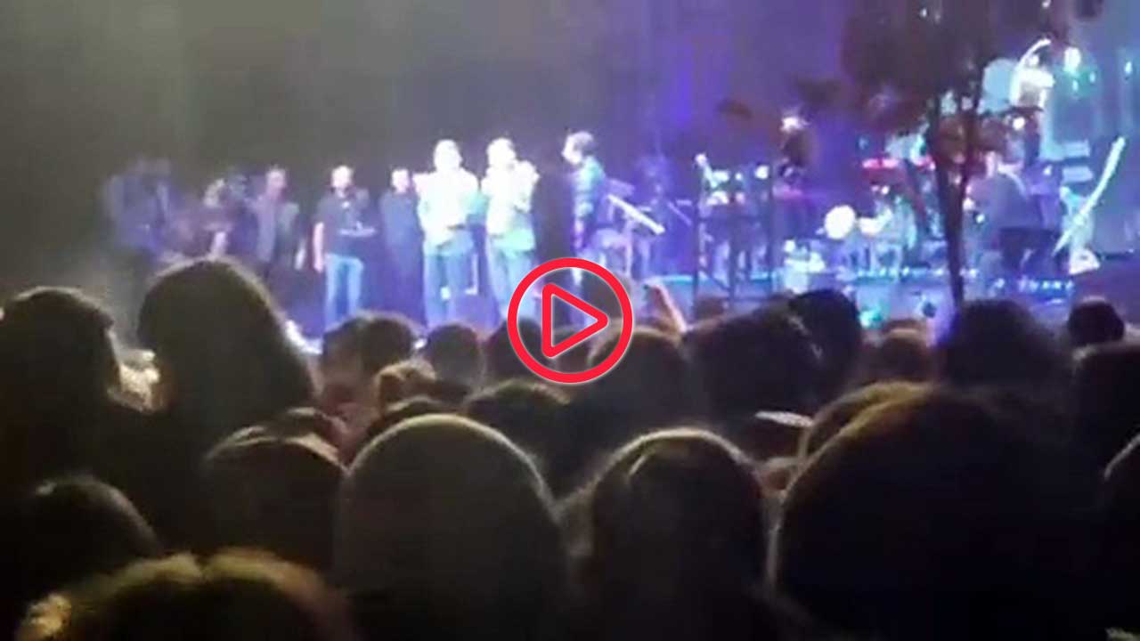 Tatvan Belediye Başkanı Geylani, belediye etkinliğinden yuhalandı