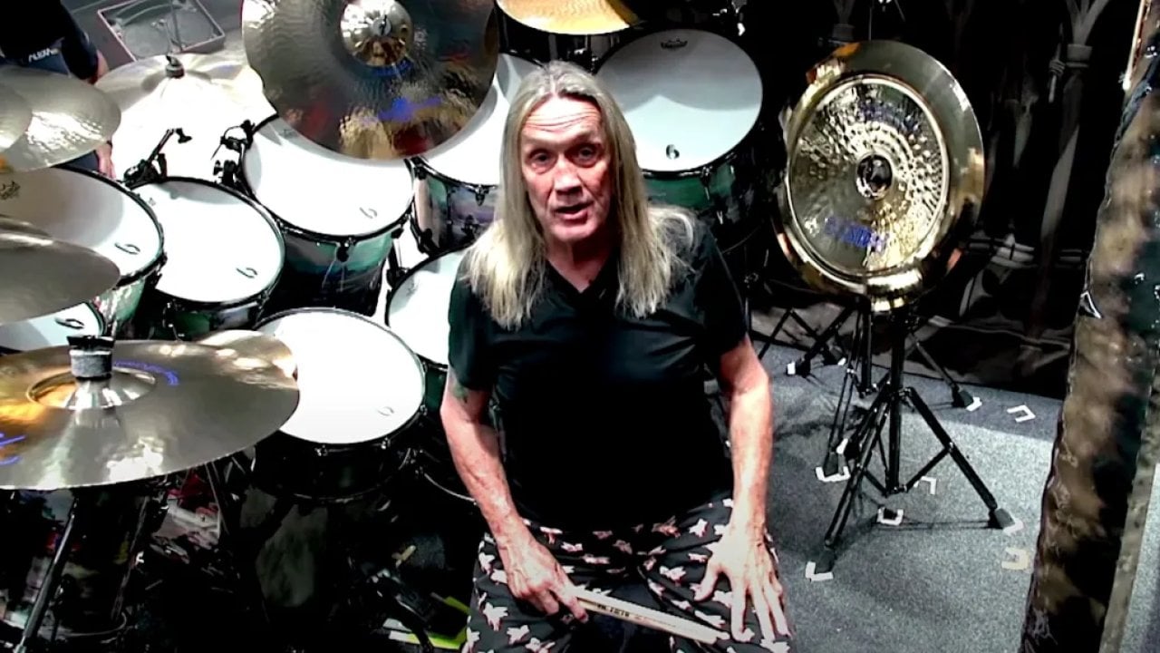 Iron Maiden'ın bateristi Nicko McBrain, felç geçirdiğini açıkladı