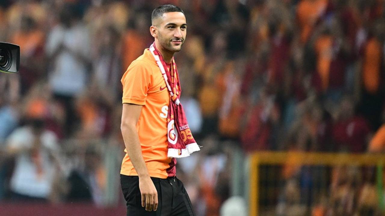 Galatasaray'dan tribünde Hakim Ziyech sürprizi