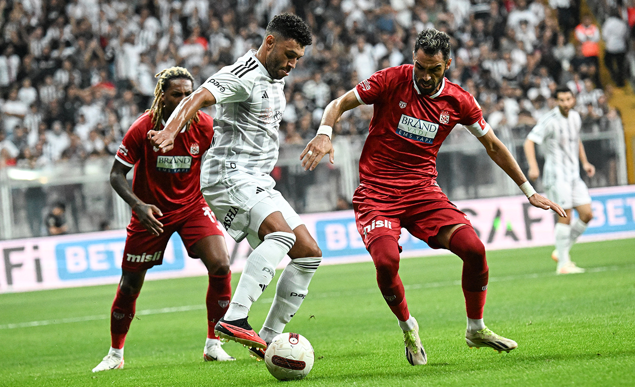 Beşiktaş ilk yarıdaki gollerle kazandı
