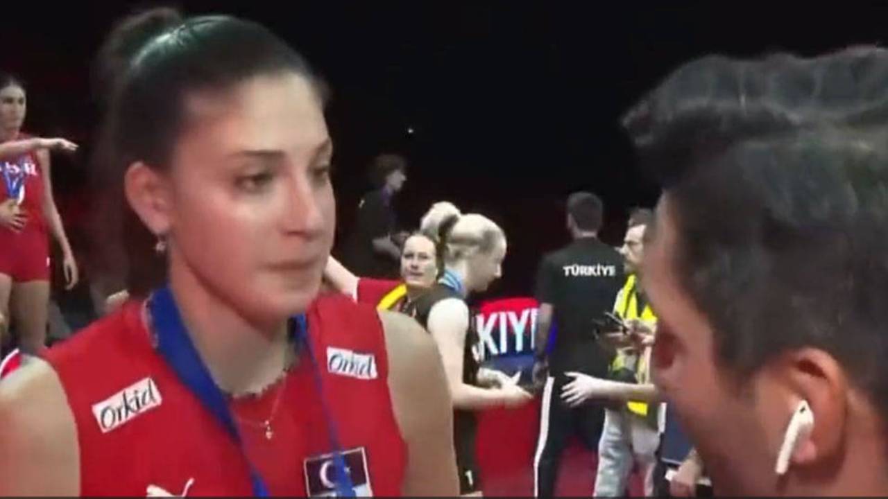 Voleybolcu İlkin Aydın'dan TRT muhabirine: Ben siyasi şeyler söylüyorum