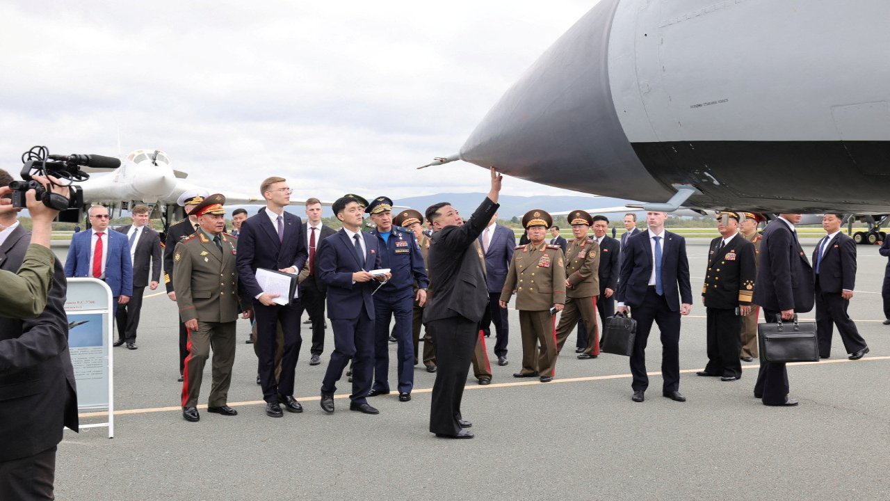 Kuzey Kore lideri Kim Jong-un, Rusya'nın hipersonik füzelerini inceledi: Rusya Savunma Bakanı Şoygu eşlik etti