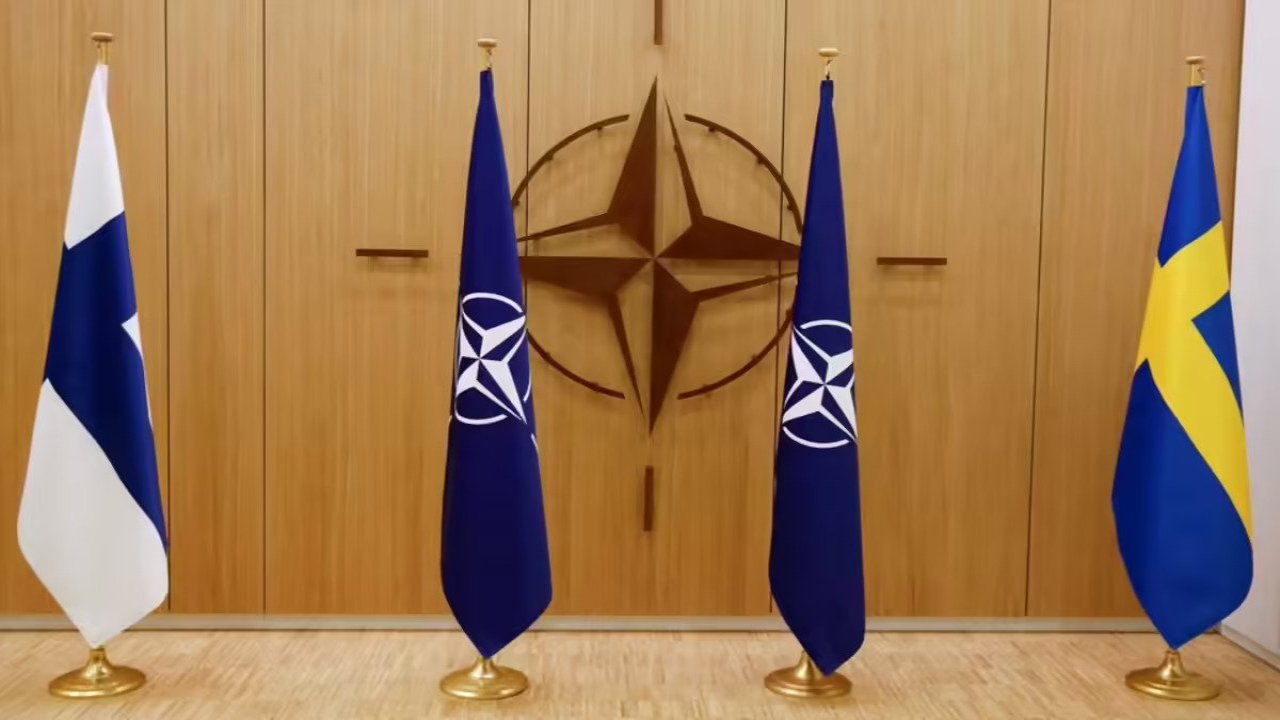 Macaristan, İsveç'in NATO üyeliğini onaylamayı geciktirebilir