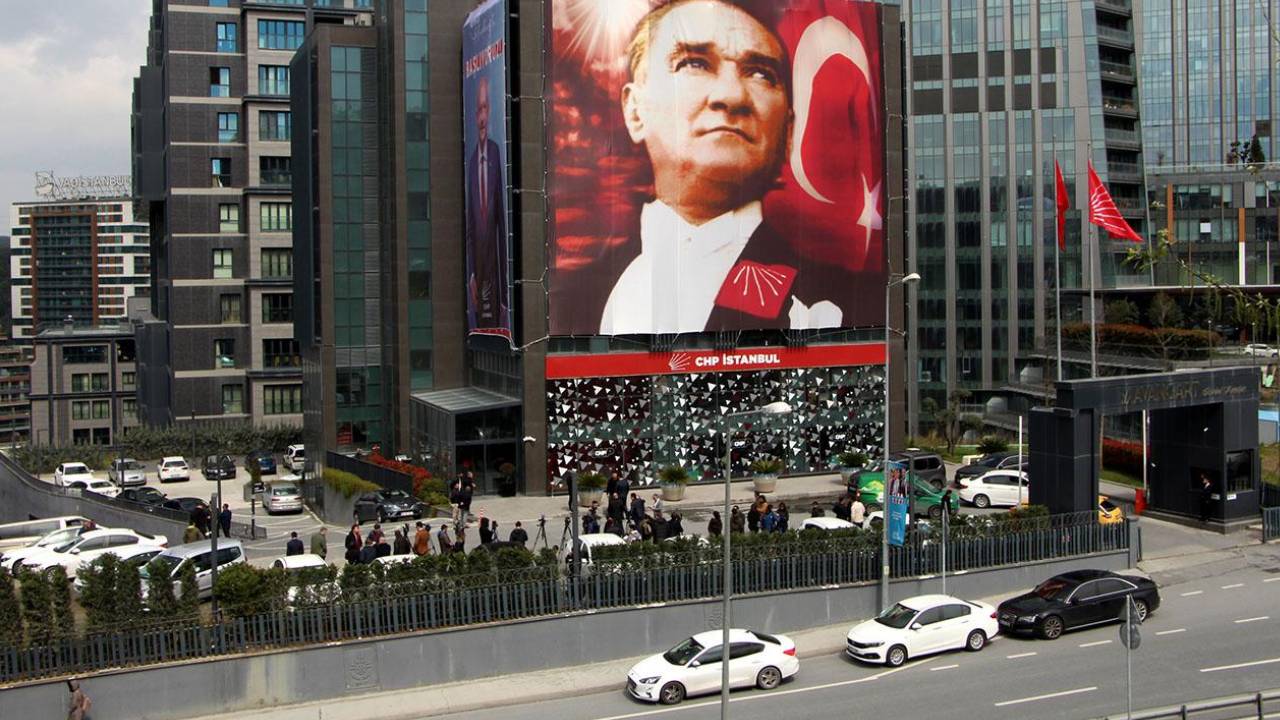 CHP İstanbul’da ilk aday belli oldu: Sosyal medyadan duyurdu