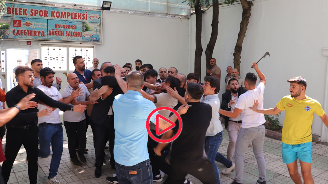 Siirt'te CHP İl Kongresi'nde arbede: İki gözaltı