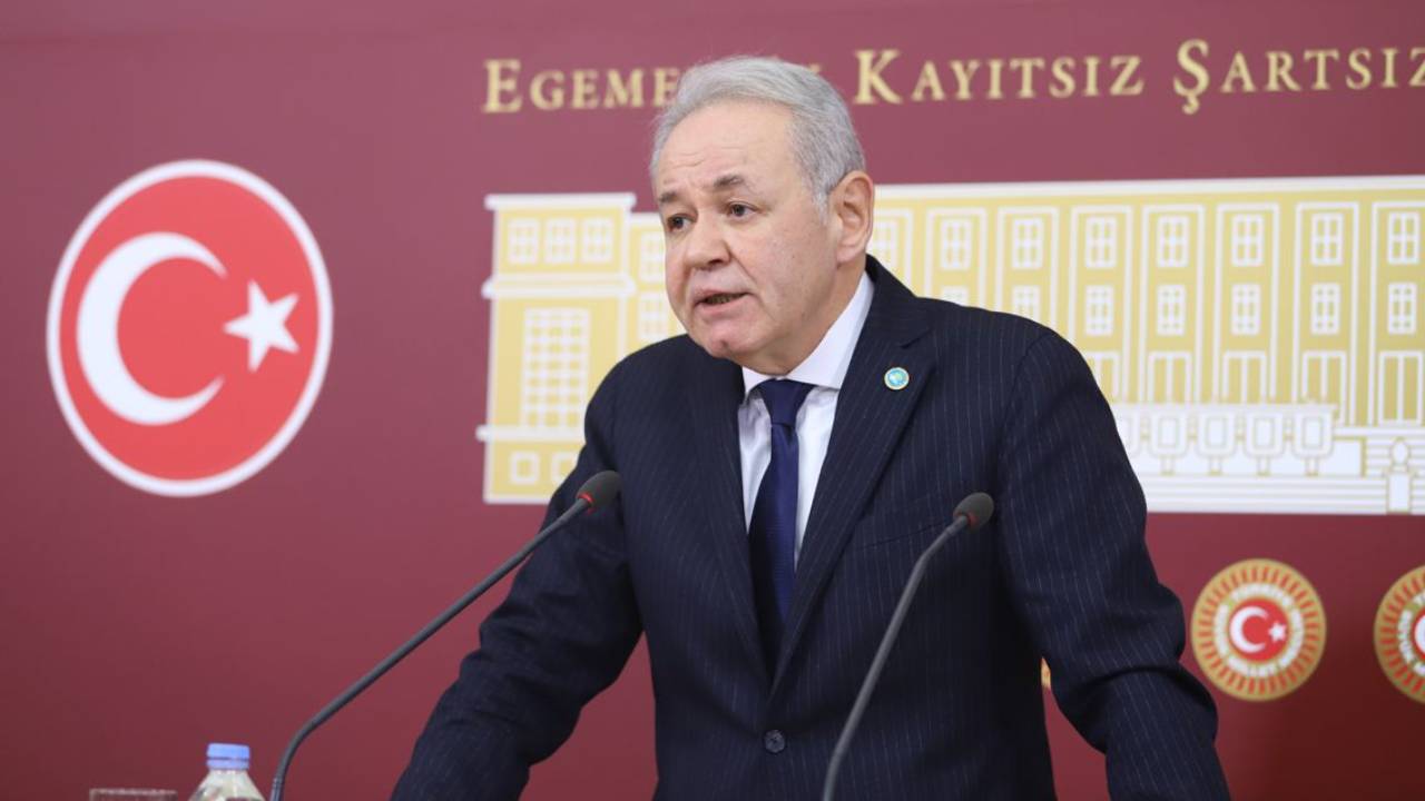 Aydın Adnan Sezgin, kurucusu olduğu İYİ Parti'den istifa etti